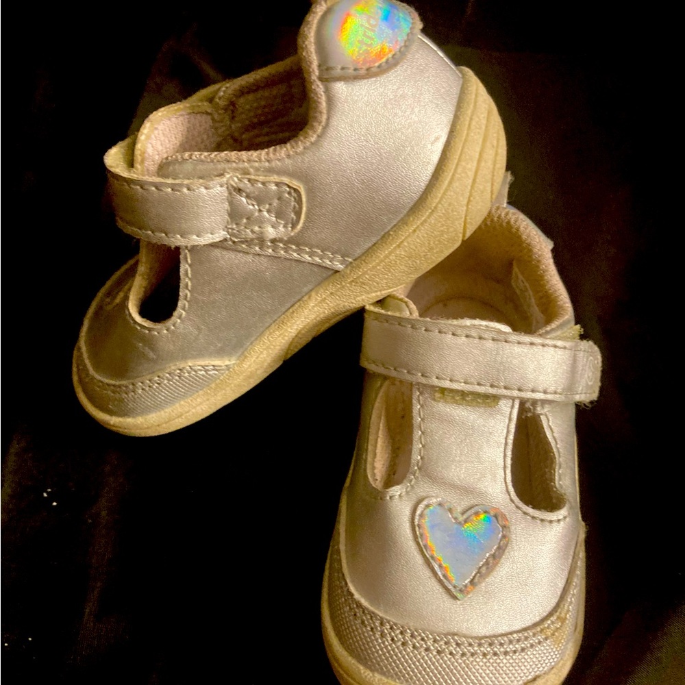 Girls shoes